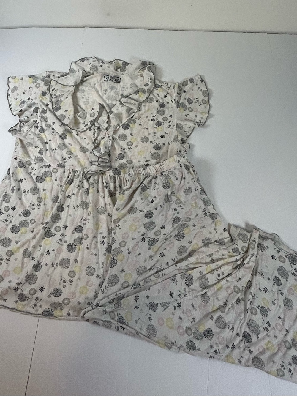 Classic Women's Floral Ruffle Capri Pajama Set in Cream, Gray, Pink